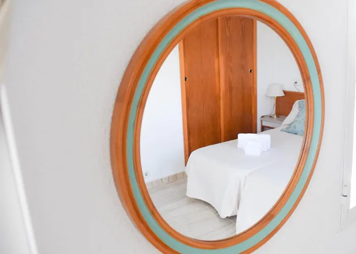 Alexia Coral 2nd Floor Stairs 1br Pool View 9 Min To Sea 5min To Town At1833 포엔샤 항구