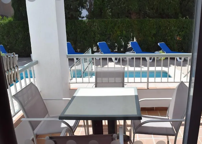 Lägenhet Alexia Coral 2nd Floor Stairs 1br Pool View 9 Min To Sea 5min To Town At1833