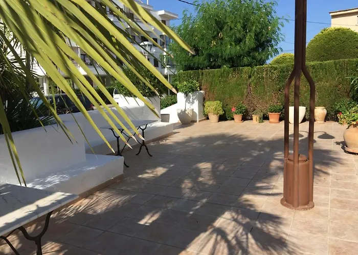 Alexia Coral 2nd Floor Stairs 1br Pool View 9 Min To Sea 5min To Town At1833 アパート