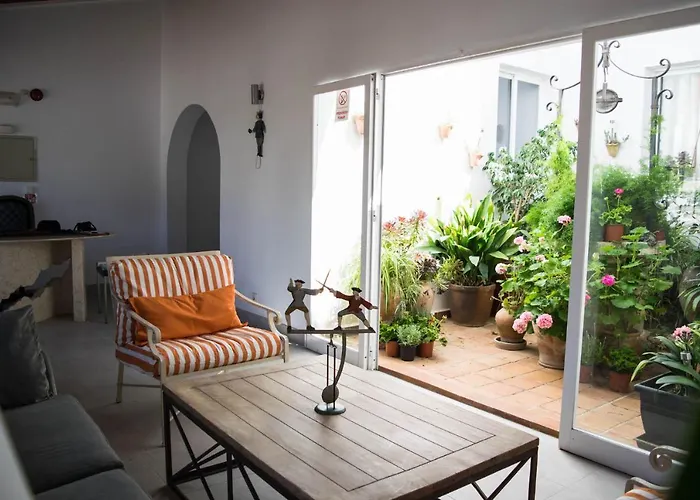 Alexia Coral 2nd Floor Stairs 1br Pool View 9 Min To Sea 5min To Town At1833 Lägenhet *